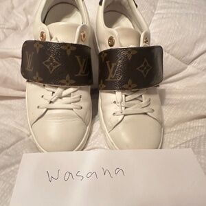 Sneaker